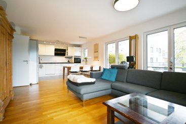 Moderne 4-Zimmer-Wohnung mit umlaufendem Balkon in Unterhaching