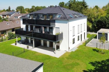 2-Zimmer-Dachgeschosswohnung mit Südwest-Balkon und Carportstellplatz