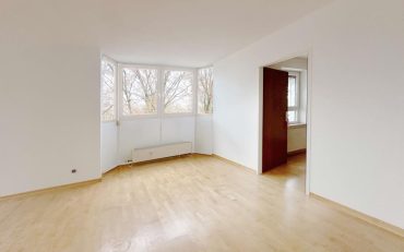 Attraktive Maisonettewohnung mit Westbalkon & Dachboden in München – Allach