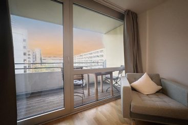 Vollmöbliertes Apartment mit Loggia in Berg am Laim