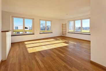 Lichtdurchflutete 4-Zimmer-Wohnung mit großzügiger Dachterrasse und Weitblick