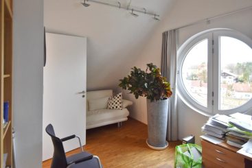 Wunderschöne 4-Zimmer-Maisonette-Wohnung im Herzen von Deisenhofen