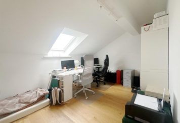 4-Zimmer-Dachgeschosswohnung mit Süd-West Balkon in Oberhaching