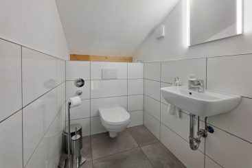 Seltene Gelegenheit: Moderne Bürofläche mit hochwertiger Lagerhalle in Oberhaching