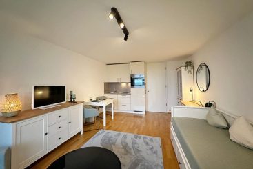 Vollmöbliertes Apartment mit Loggia in Berg am Laim