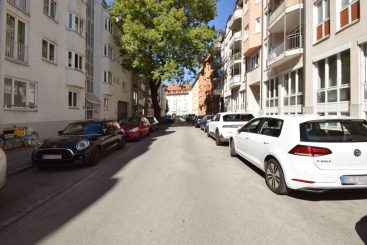 Zwischen Isar und Altstadt: ruhige 2,5-Zimmer-Wohnung mit Terrasse im Lehel